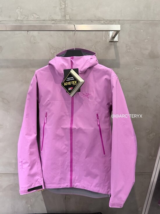 Arc'teryx Jackets & Blazers - Arcteryx Beta Series Beta LT JacketHooded Hardshell Jacket, Size M